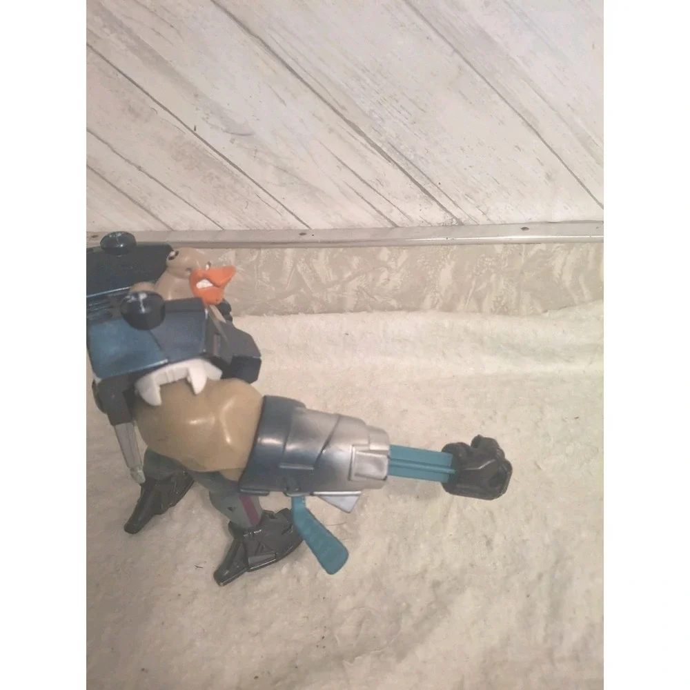 Vintage 1996 Mighty Ducks Nitro Fist Grin Action Figure Toy Punching